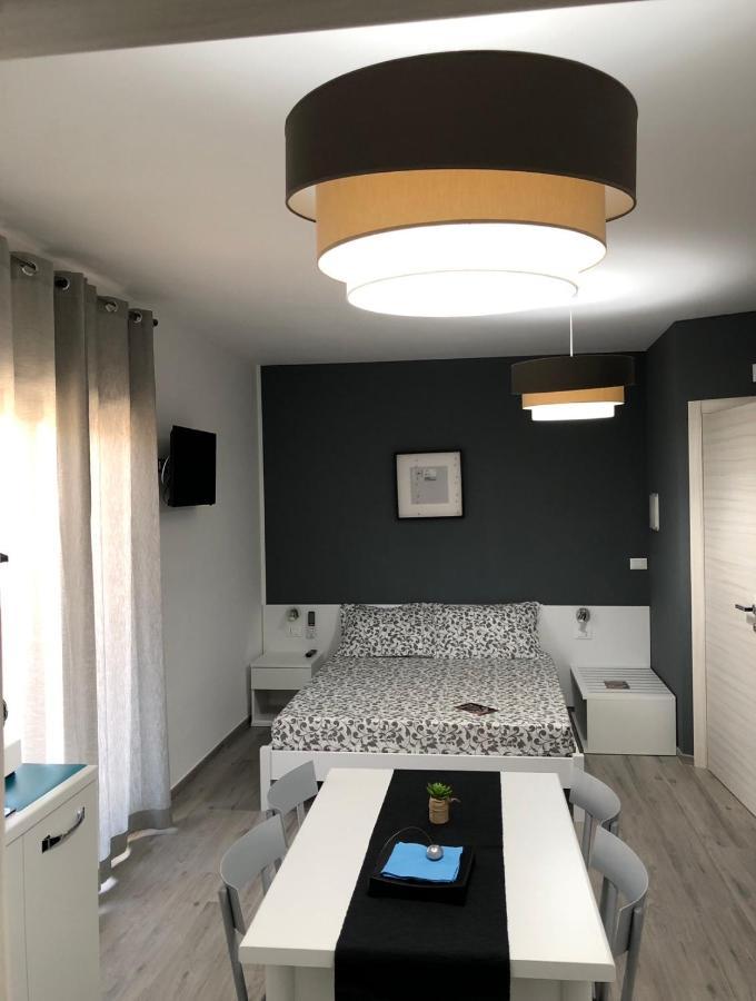 B&B Luxury Apartments Pulsano Exterior foto